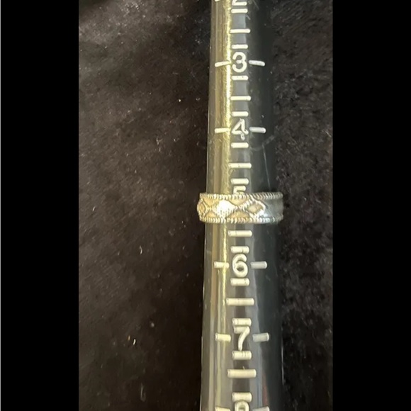 🔥Sterling Silver Vintage Women’s Band Ring w/triangular rare designs Stamped 925 - Picture 8 of 8